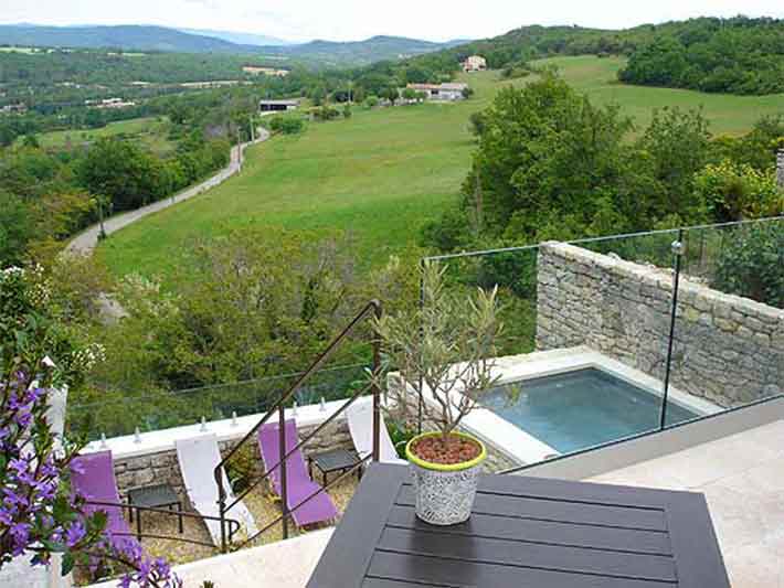 terrasse et piscine avec vue